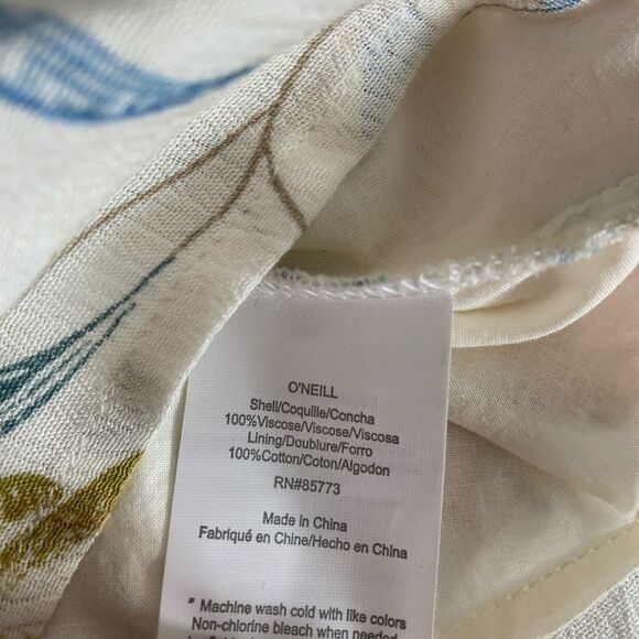 O’NEILL Osiris wrap dress. Size large - Picture 8 of 8